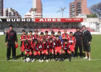 100 PIBES DE DEFE SE VAN DE PRETEMPORADA