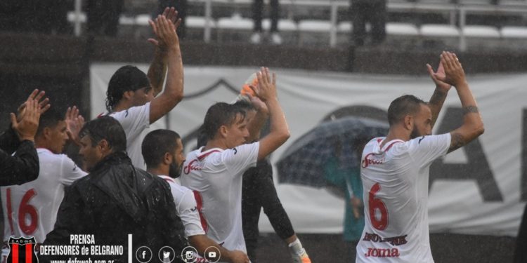 Defe 0 - Platense 0: Fecha 25 - 2017