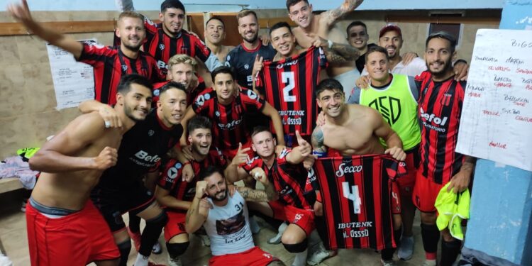 Estudiantes (RC) 0 - Defe 2