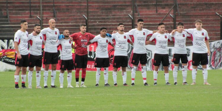 TARDE GRIS EN EL BAJO